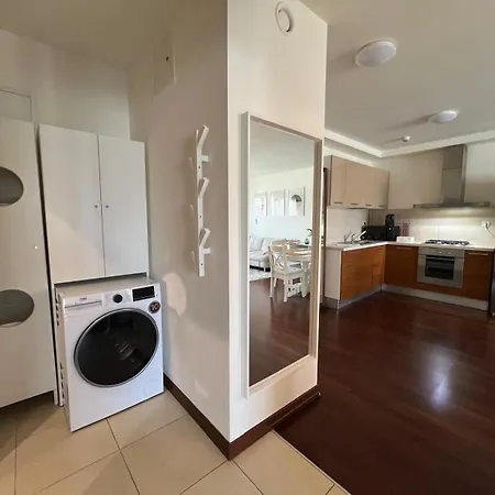 Oasis - Incity Appartement Boekarest